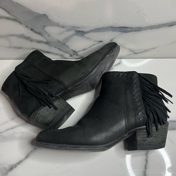 Clarks Artisan | Black Distressed Western Gelata  Flora Ankle Booties Sz 7.5 - Picture 6 of 7